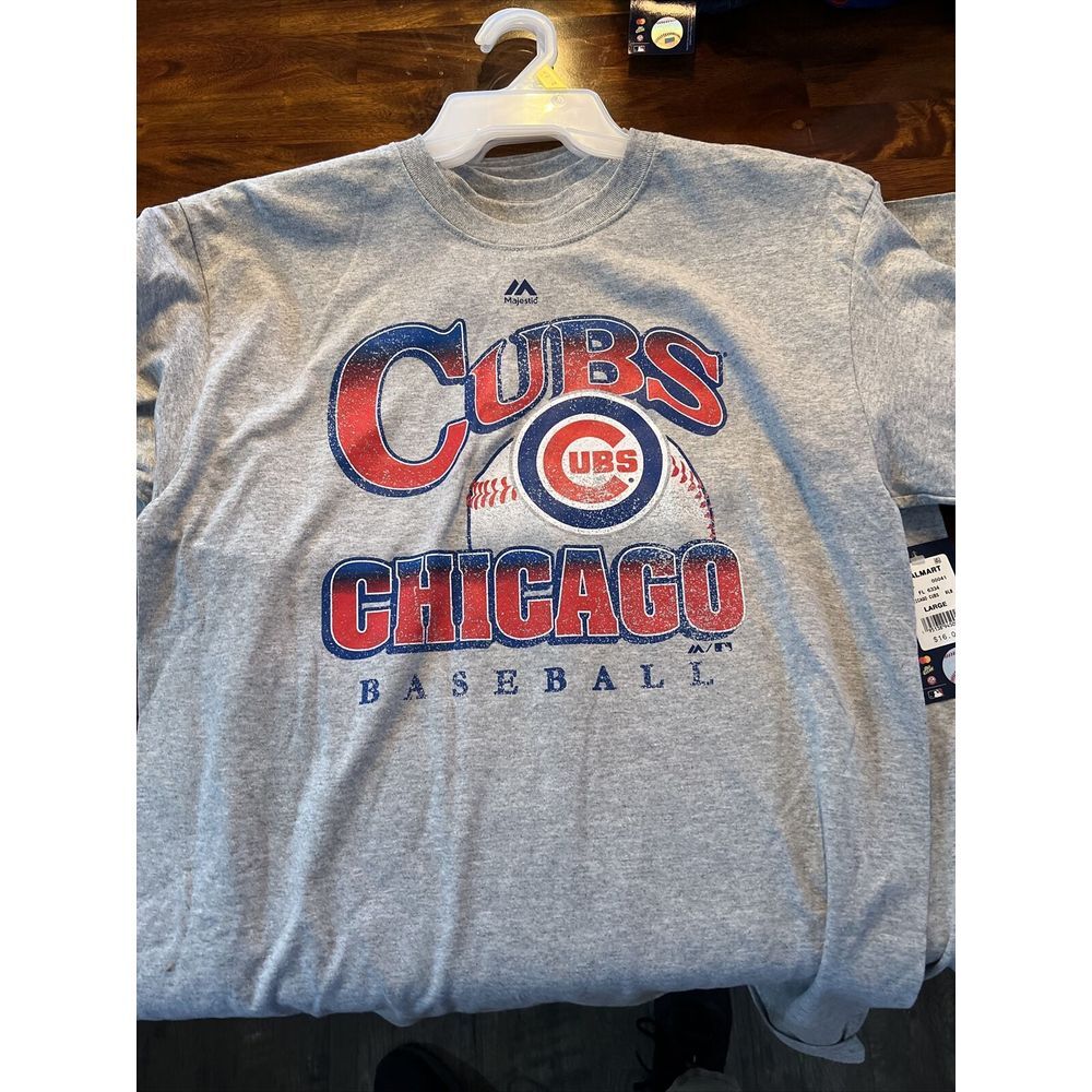Men's Large Chicago Cubs Baseball Gray T-Shirt Majestic MLB Distressed Look